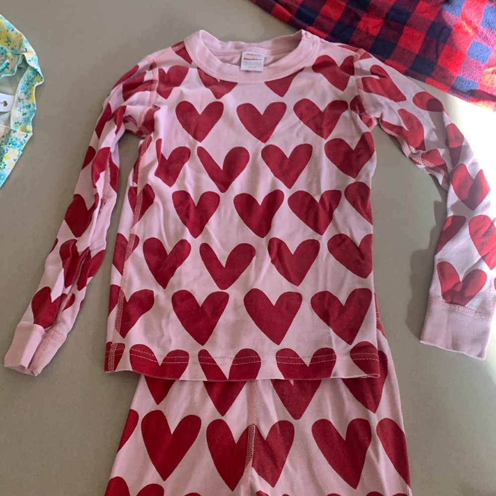 Hanna Andersson Valentines jams size 6-7 120cm